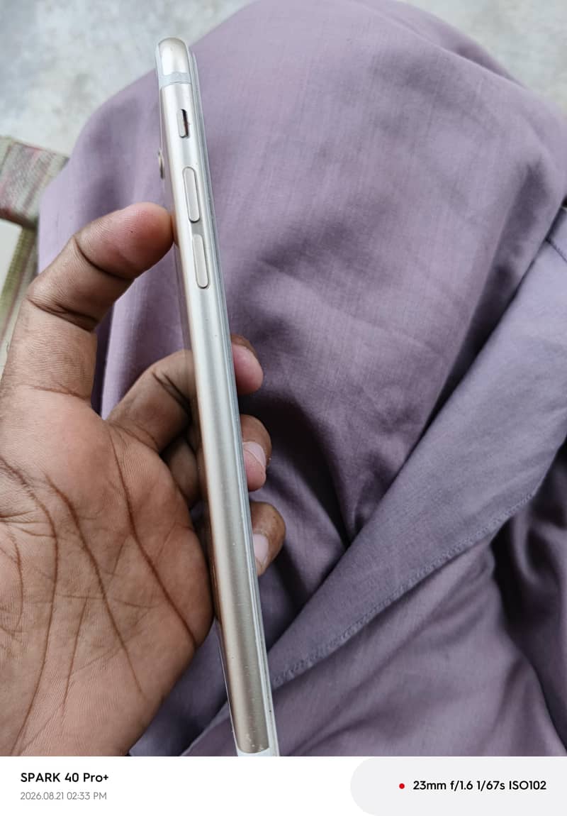 Apple iPhone 6 Plus 1