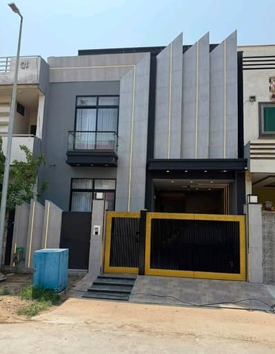 On Excellent Location 5 Marla House available for sale in Citi Housing - Phase 2, Gujranwala