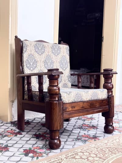 5 Seater Solid Wood Sofa Set 3+1+1 – Excellent Condition