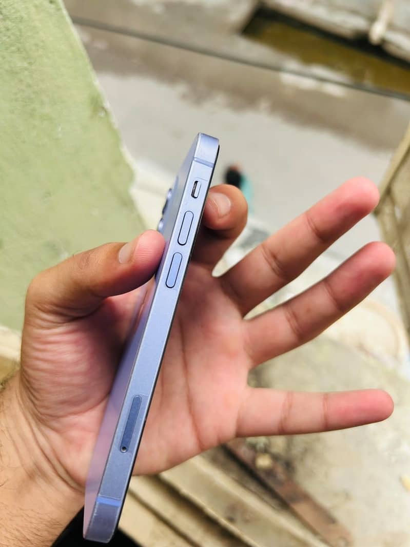 Apple iPhone 12 5
