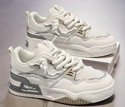 Sneakers Size EU41-42 UK 7.5 US 8.5