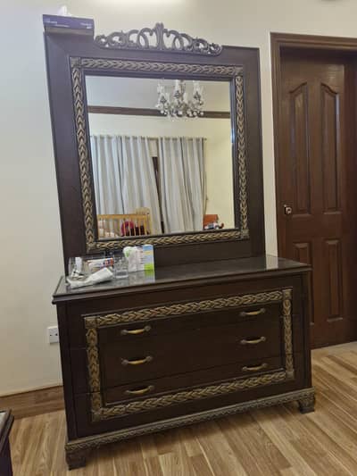 Dresser