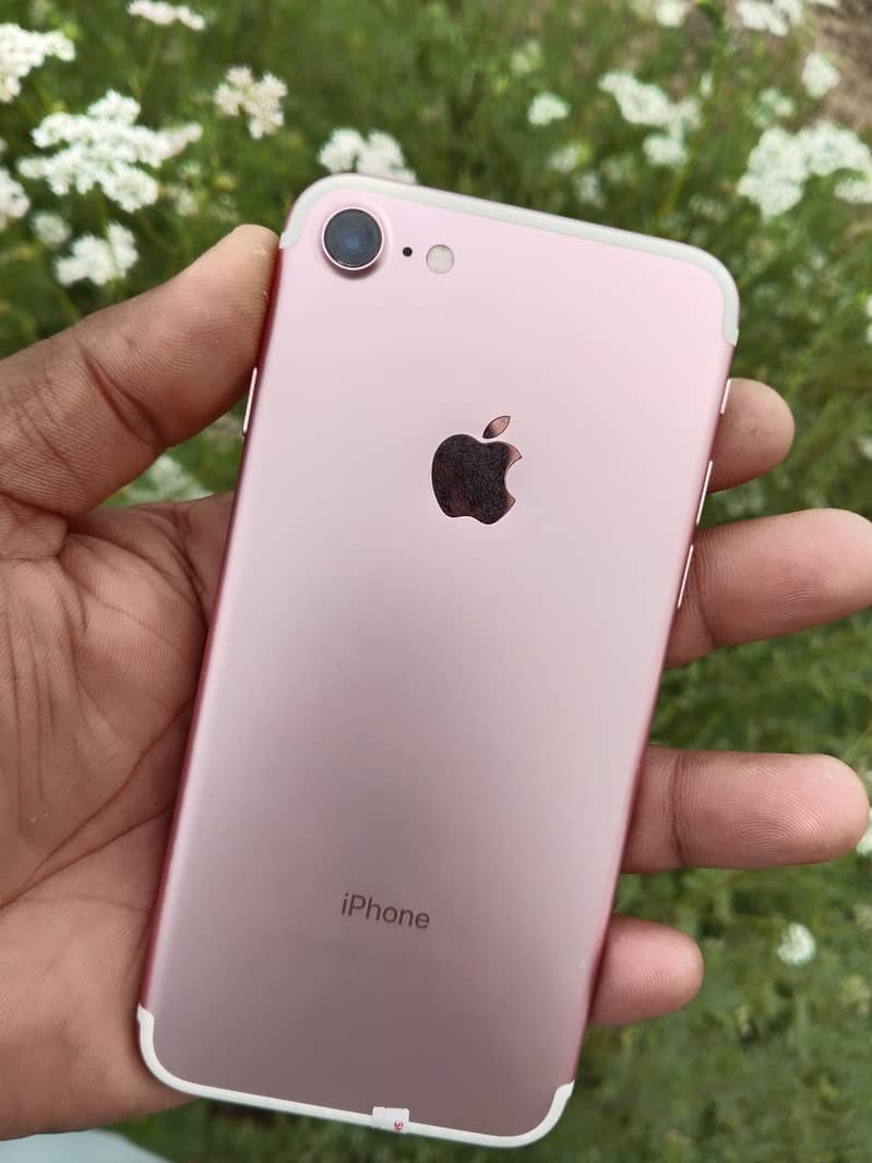 Apple iPhone 7 2