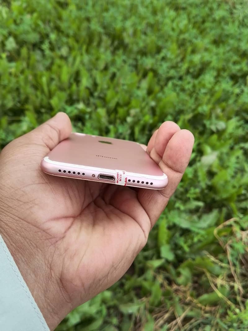 Apple iPhone 7 6
