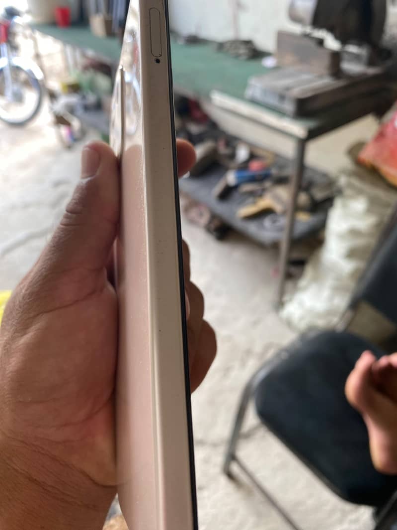 OPPO A6 1