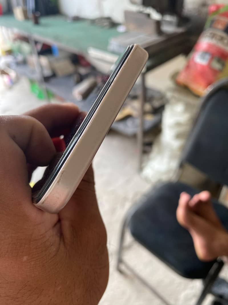 OPPO A6 4