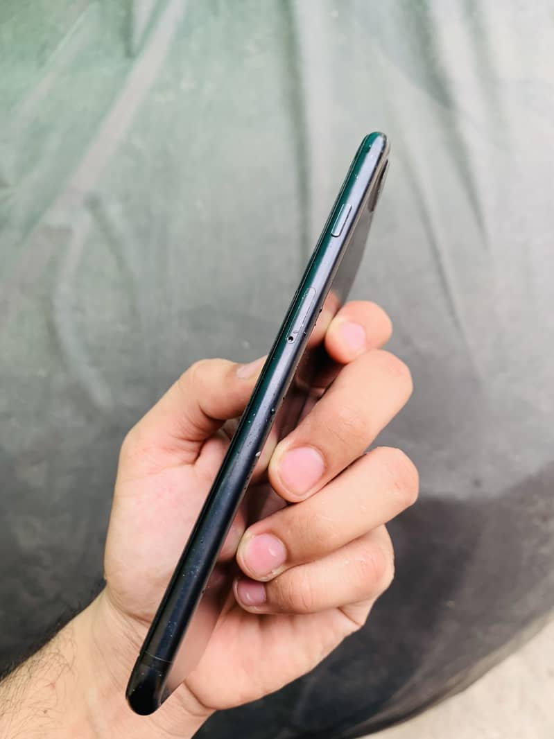 Apple iPhone 7 Plus 1