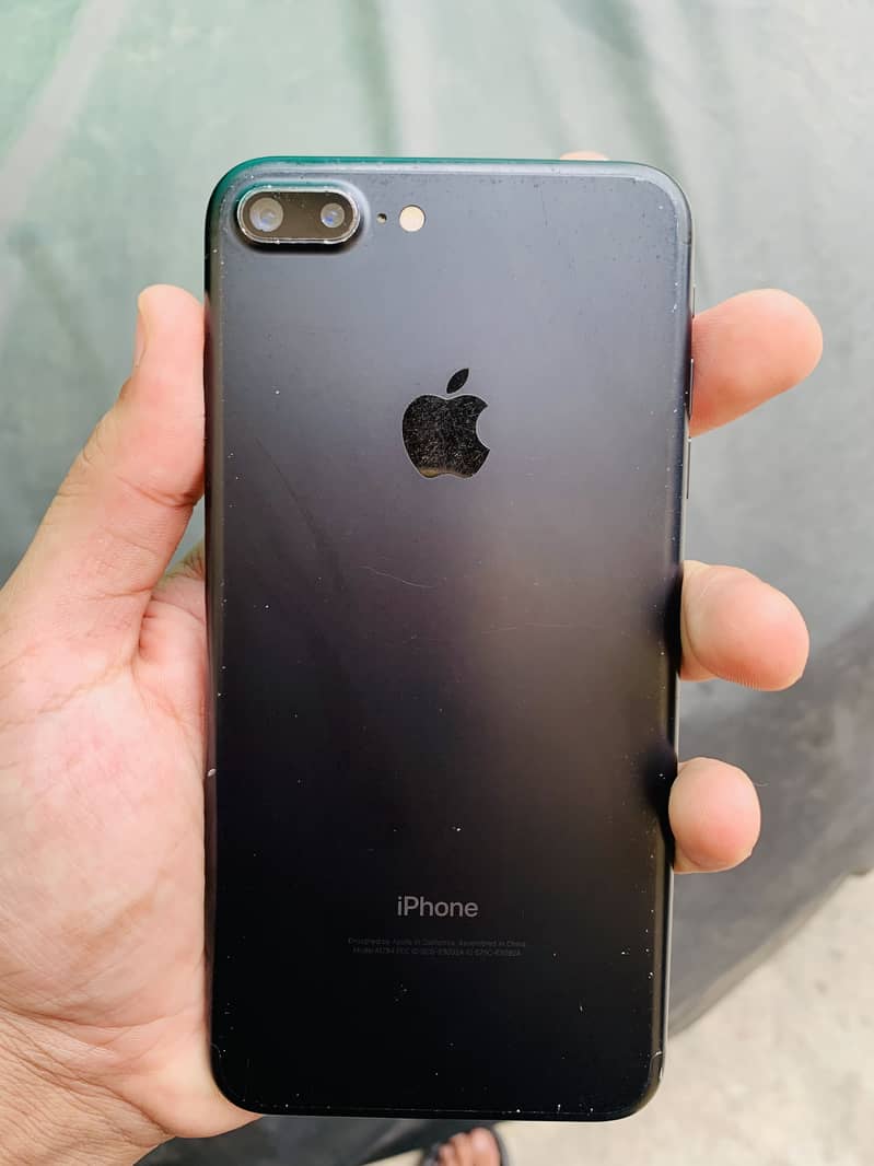 Apple iPhone 7 Plus 0