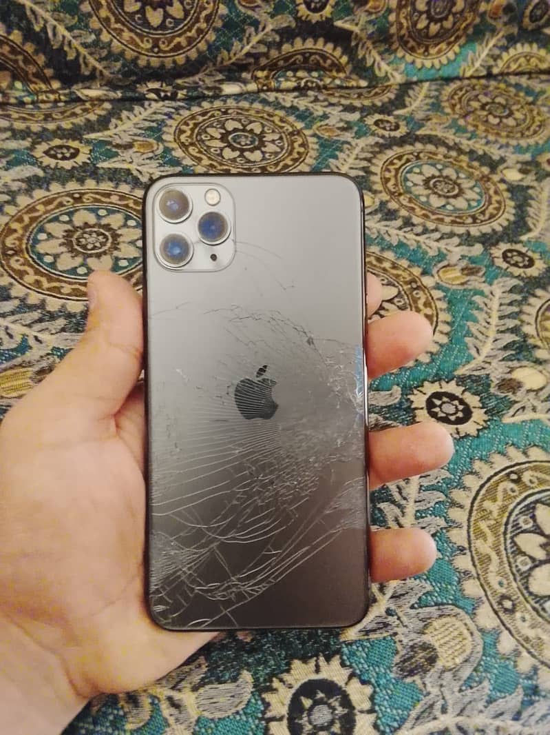 Apple iPhone 11 Pro Max 2