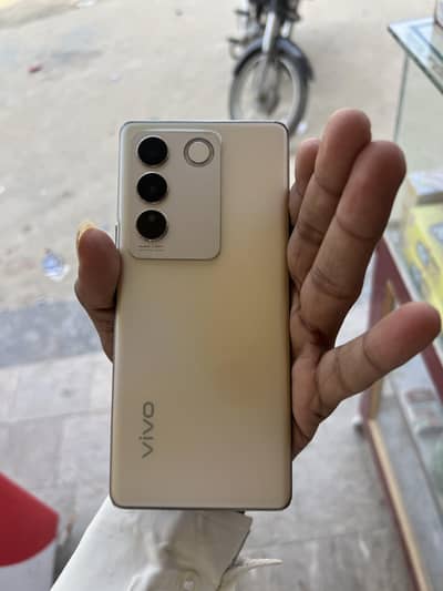 Vivo V27