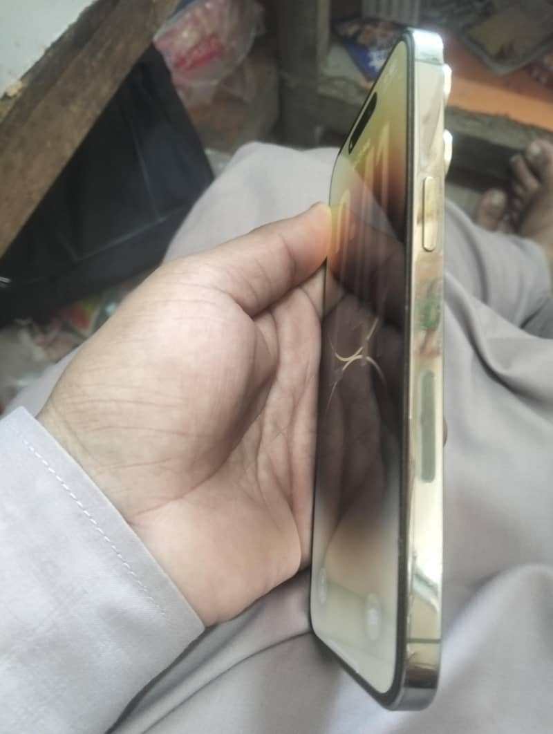 Apple iPhone 14 Pro Max 2