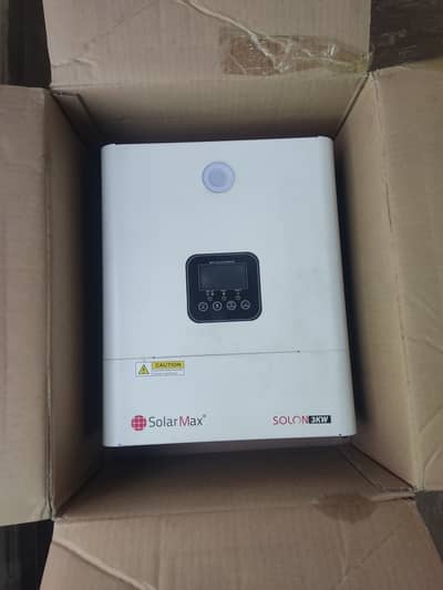SolarMax 3KW MPPT Solar Inverter (SM-Solon-3KW) - 10/10 Condition Like