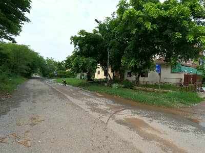 G-13/4 St No 121 Plot 25x40 For Sale