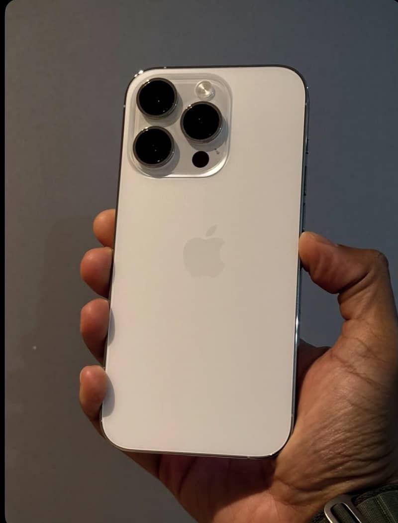 Apple iPhone 14 Pro 2