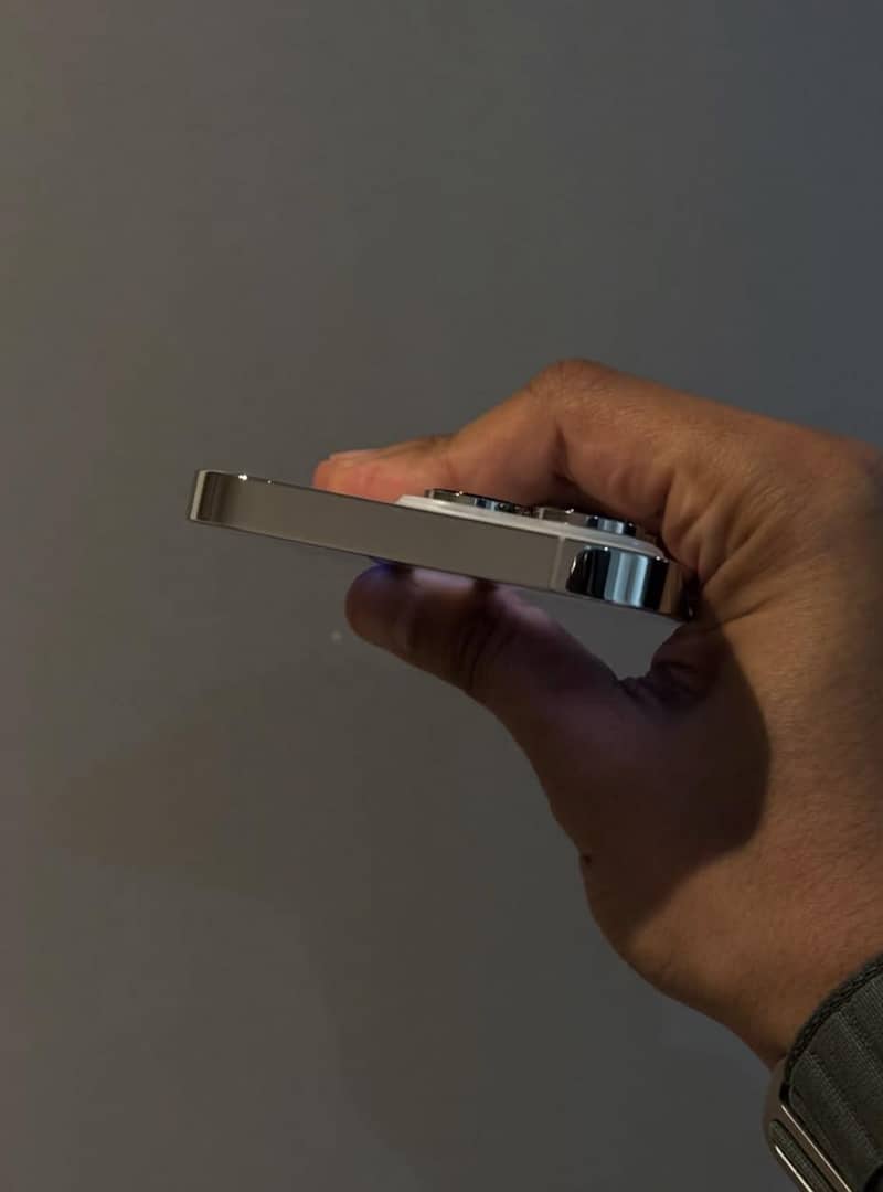 Apple iPhone 14 Pro 4