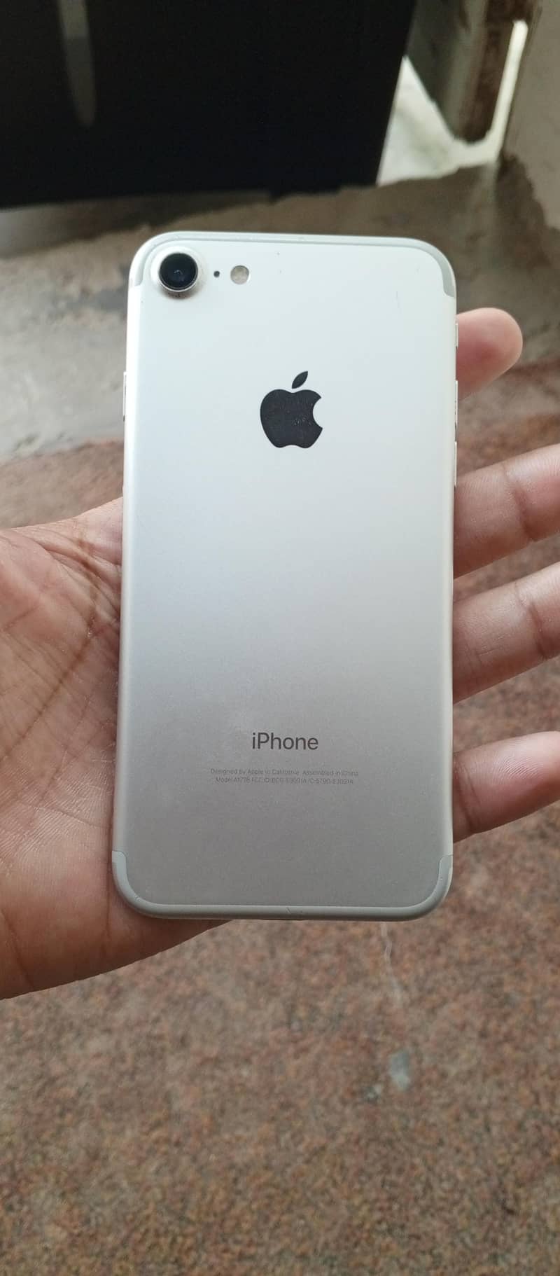 Apple iPhone 7 0