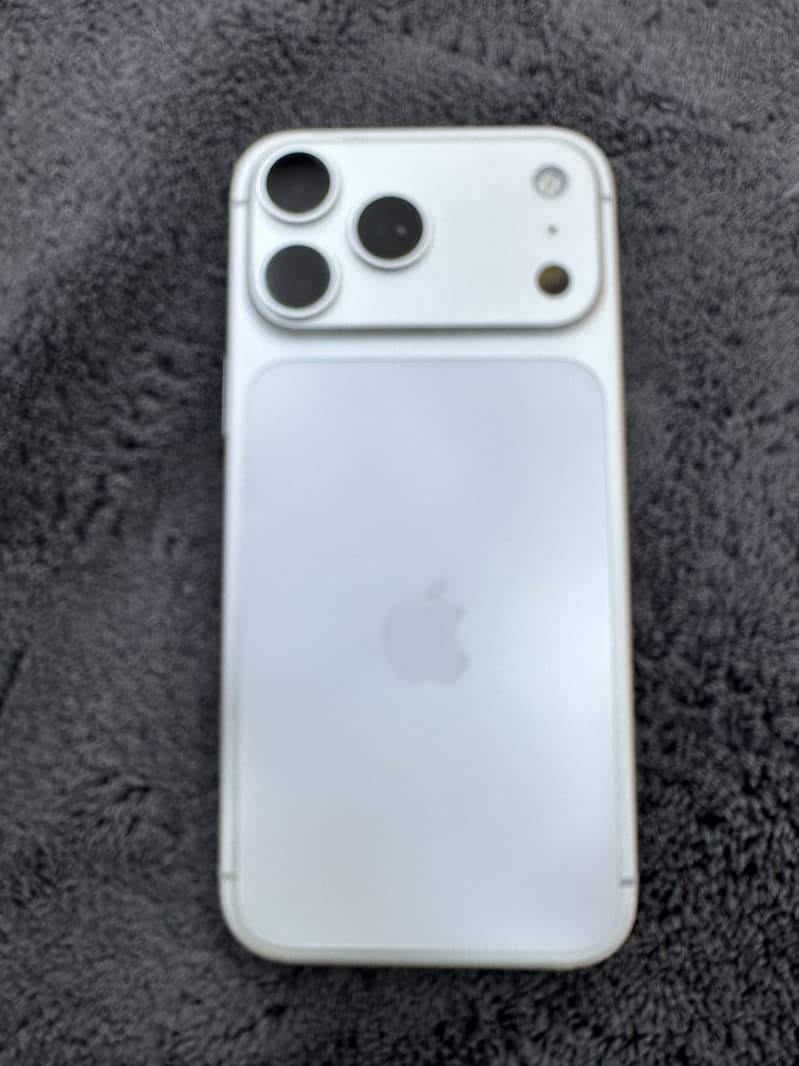 Apple iPhone 17 Pro Max 0