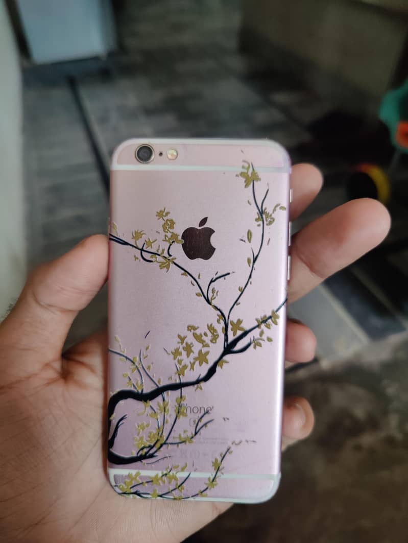 Apple iPhone 6S 1