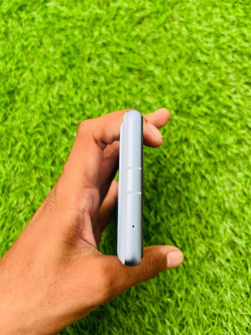 Google Pixel 7a 3