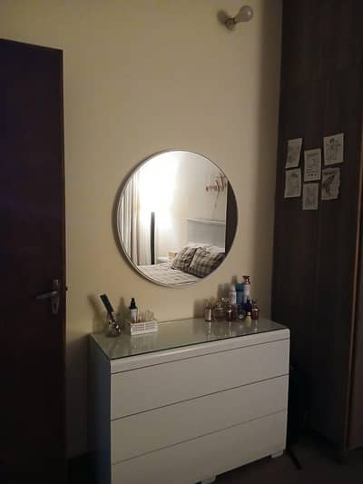 White 3-Drawer Console Table / Dresser