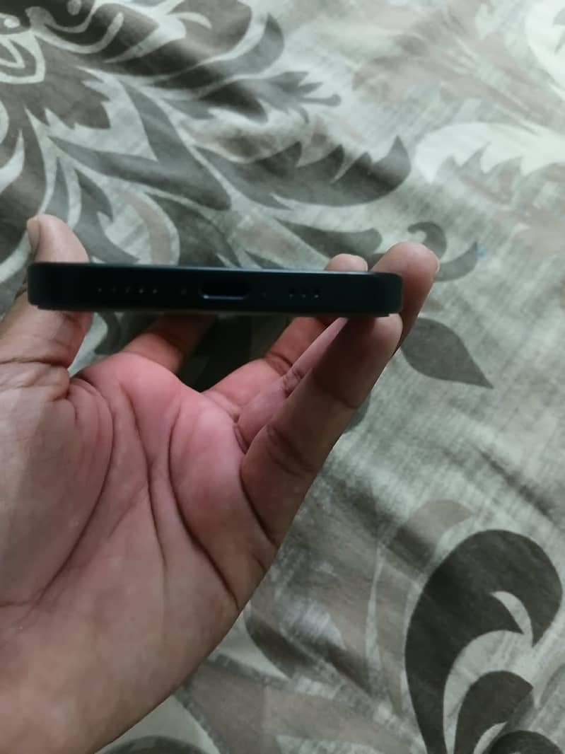 Apple iPhone 15 6