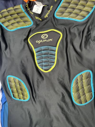 Gym compration  protective soulder chest sides shirt