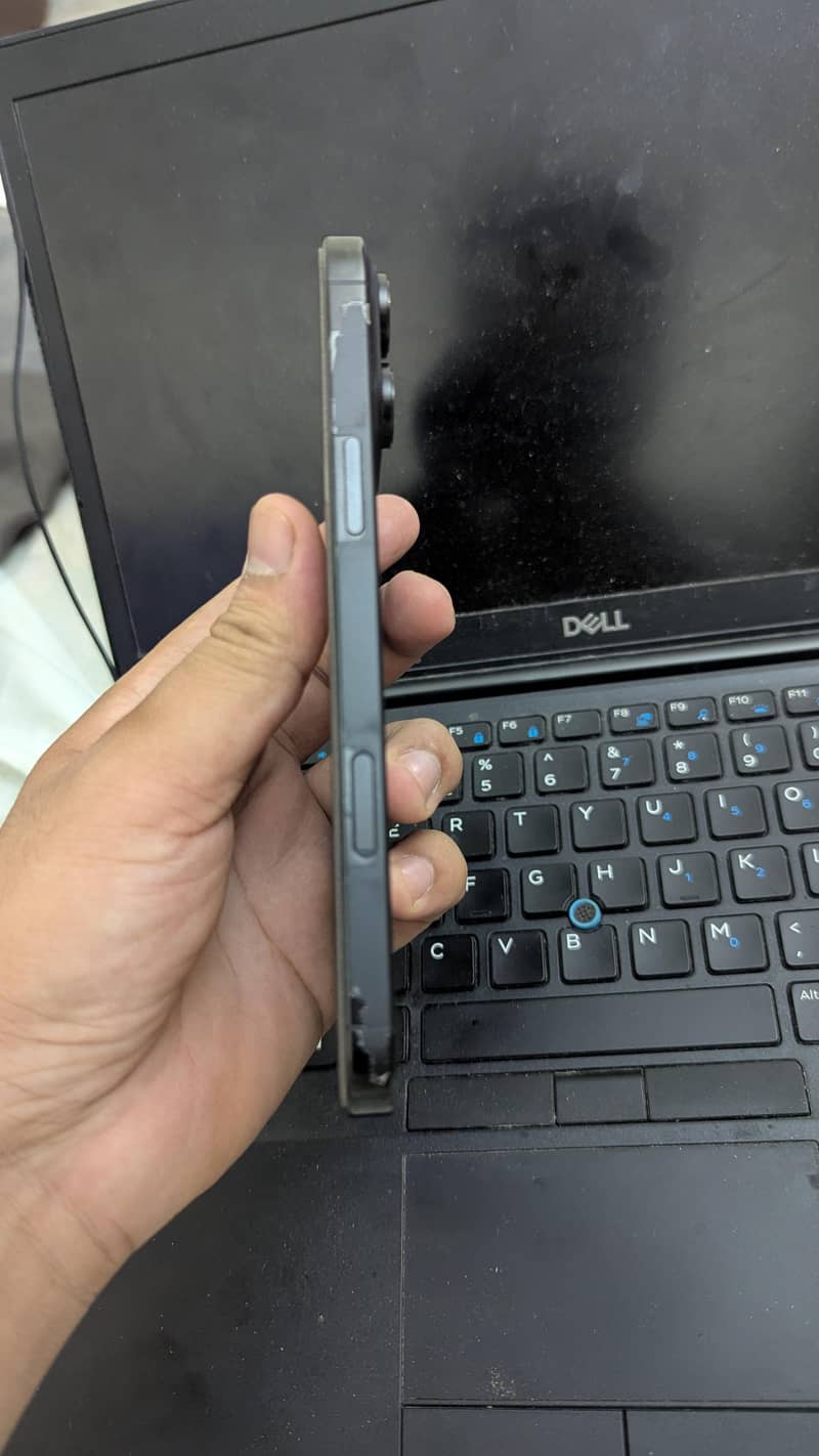 Apple iPhone 16 Pro Max 5