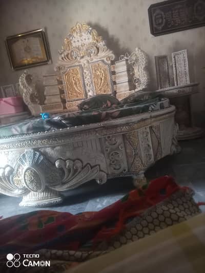 Round king size bed