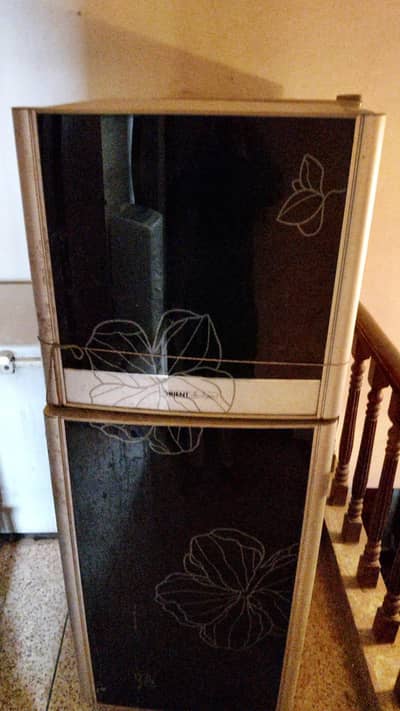 Orient fridge for sell boi come fast or else.