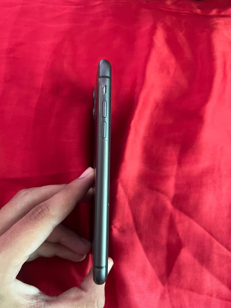 Apple iPhone 11 0