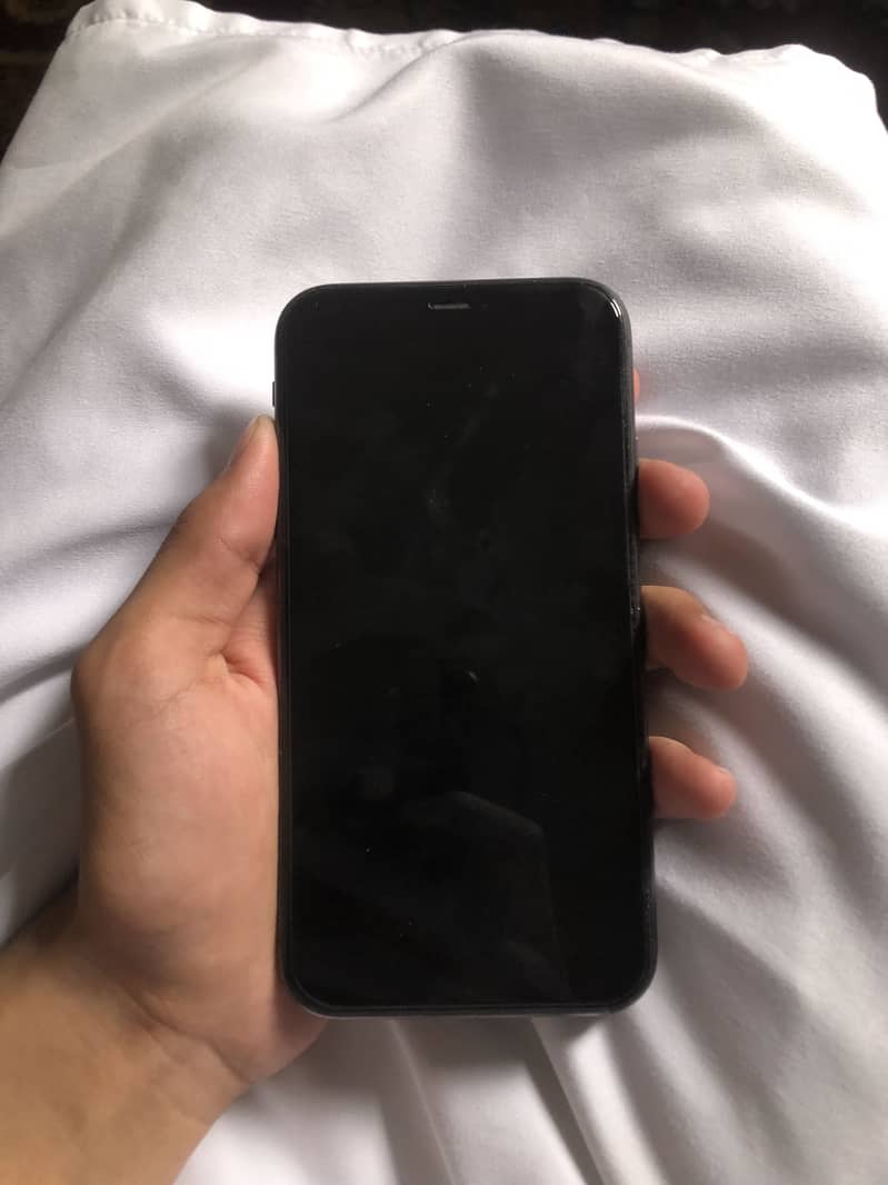 Apple iPhone 11 4