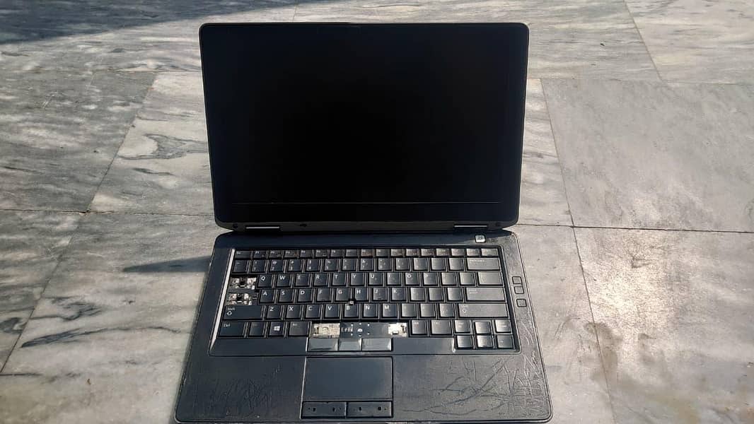 Dell Latitude E6330 2