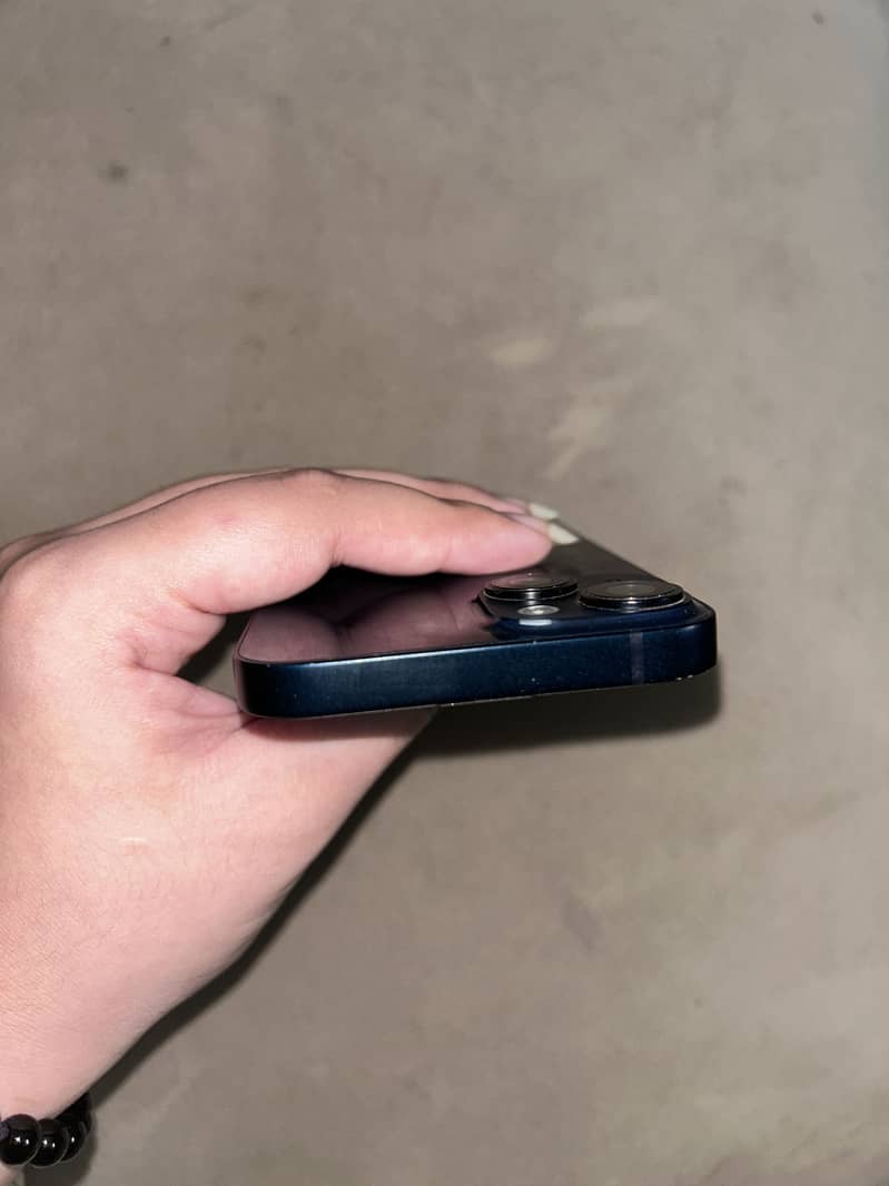 Apple iPhone 14 3