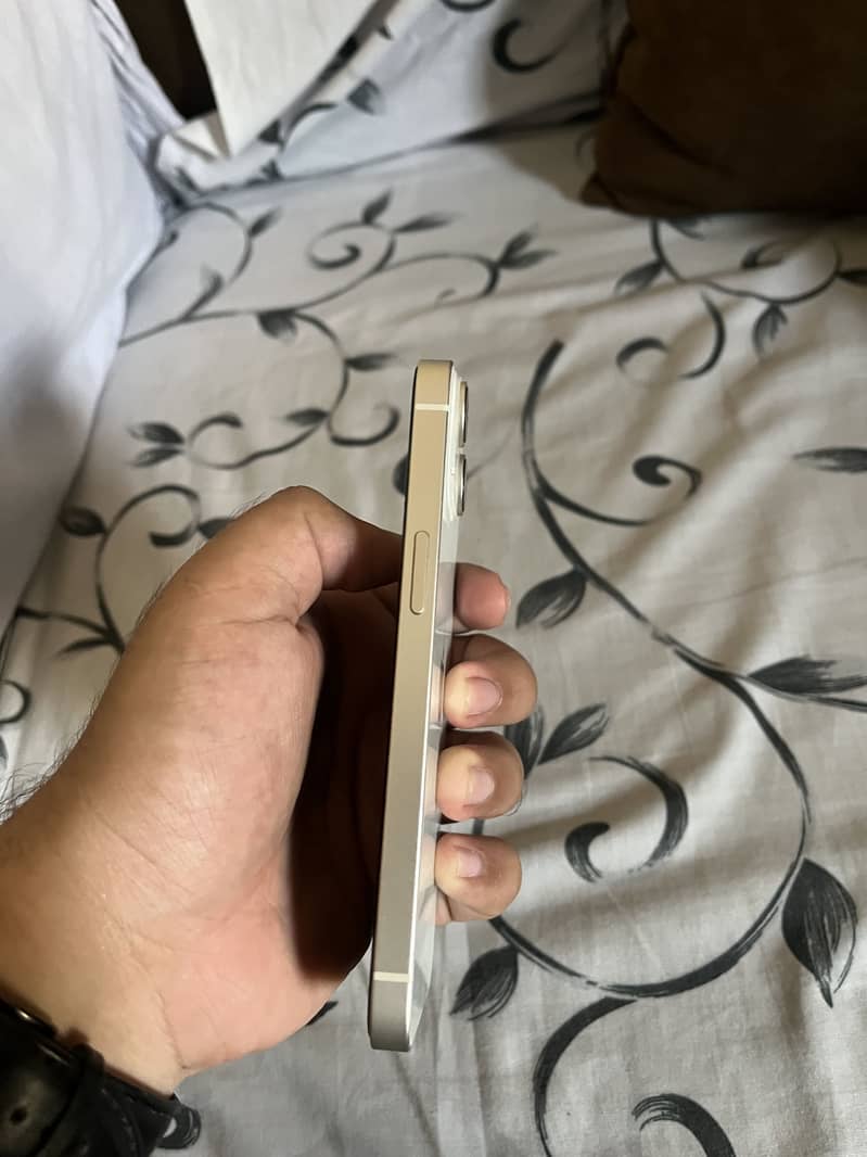 Apple iPhone 14 6