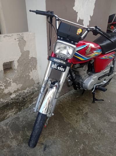 Bike For Sale Honda 125 1st owner Bio matric Moka pa Mila gi