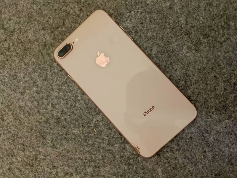 Apple iPhone 8 Plus 0