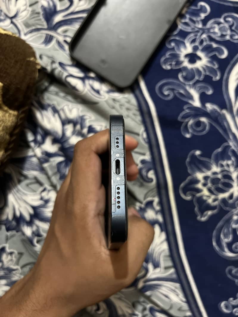 iPhone 13 1
