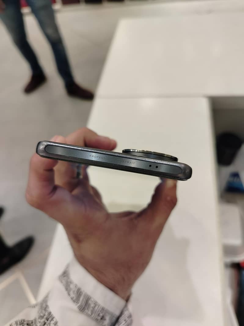 Vivo V40 1
