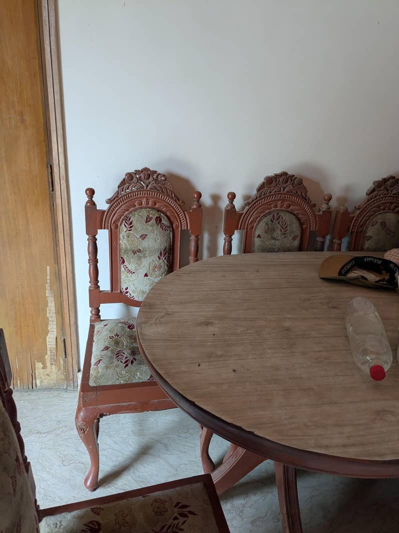 dining table with chairs 0