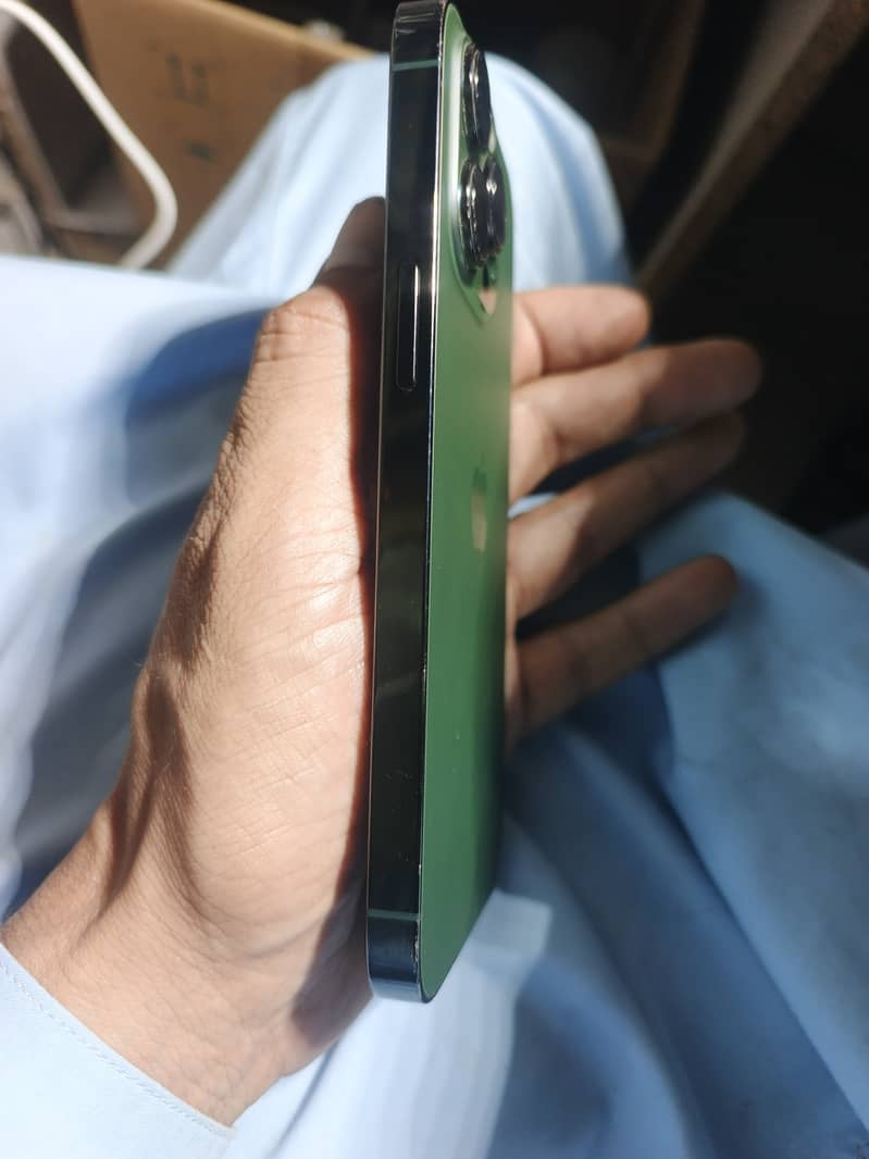 Apple iPhone 13 Pro 1