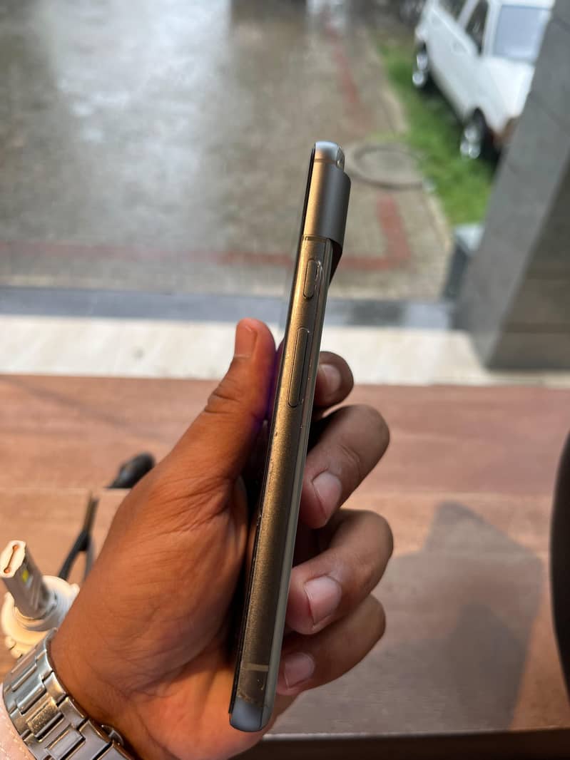 Google Pixel 8 5