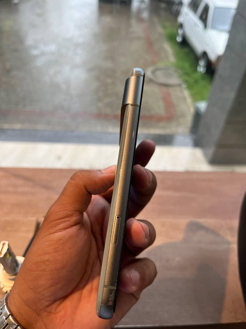 Google Pixel 8 6
