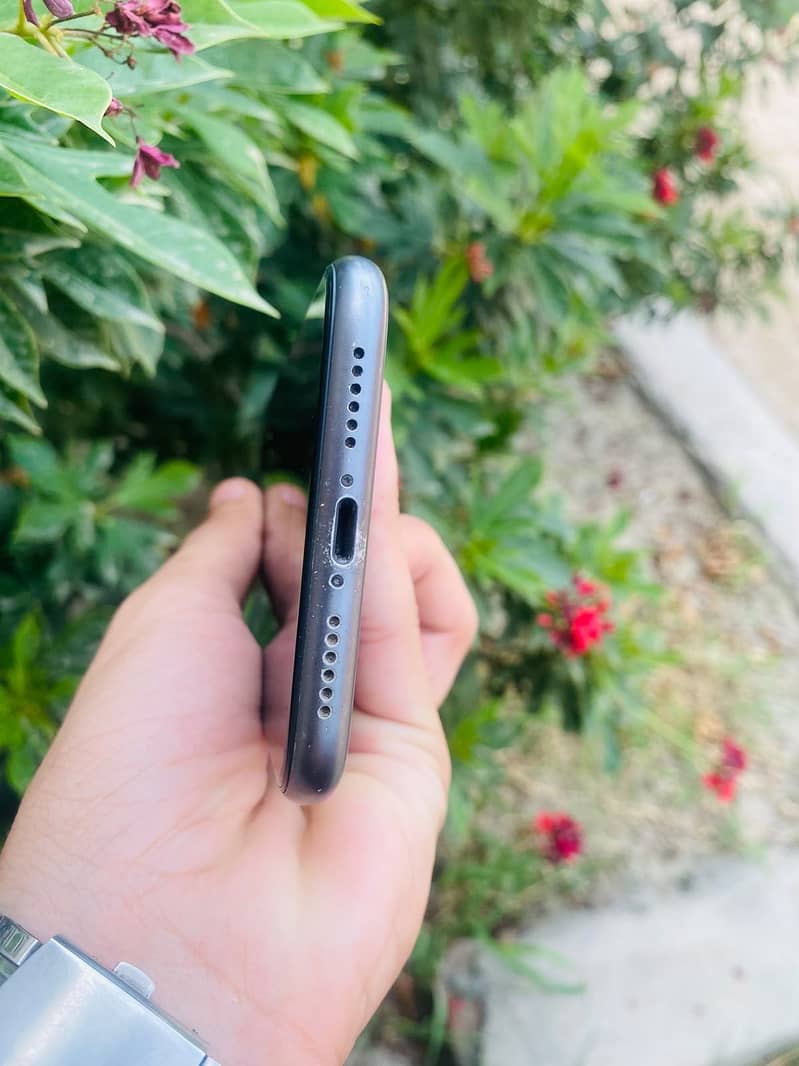 Apple iPhone 11 5