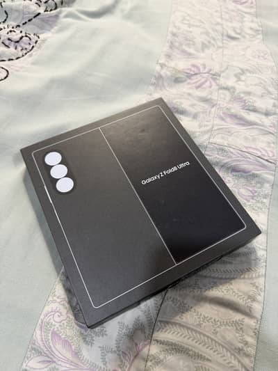 Samsung Mobile Z Fold 8 Ultra 16/01 TB Cream Color