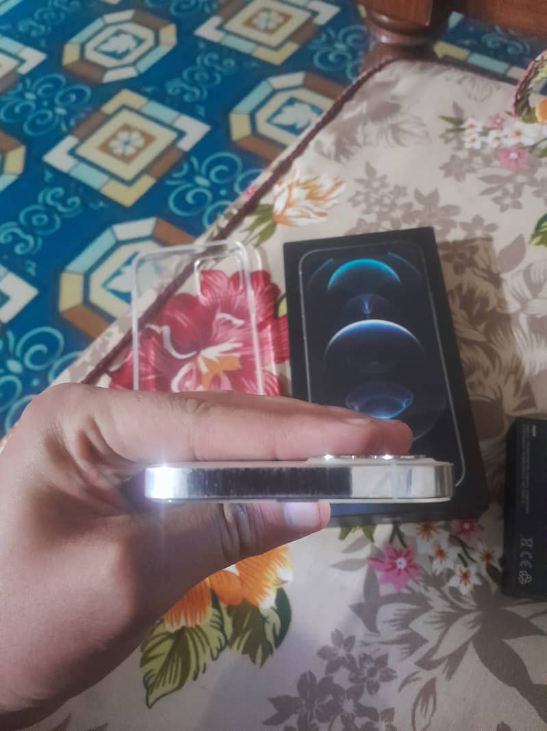 Apple iPhone 12 Pro 1