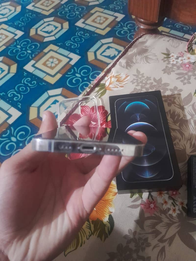 Apple iPhone 12 Pro 2