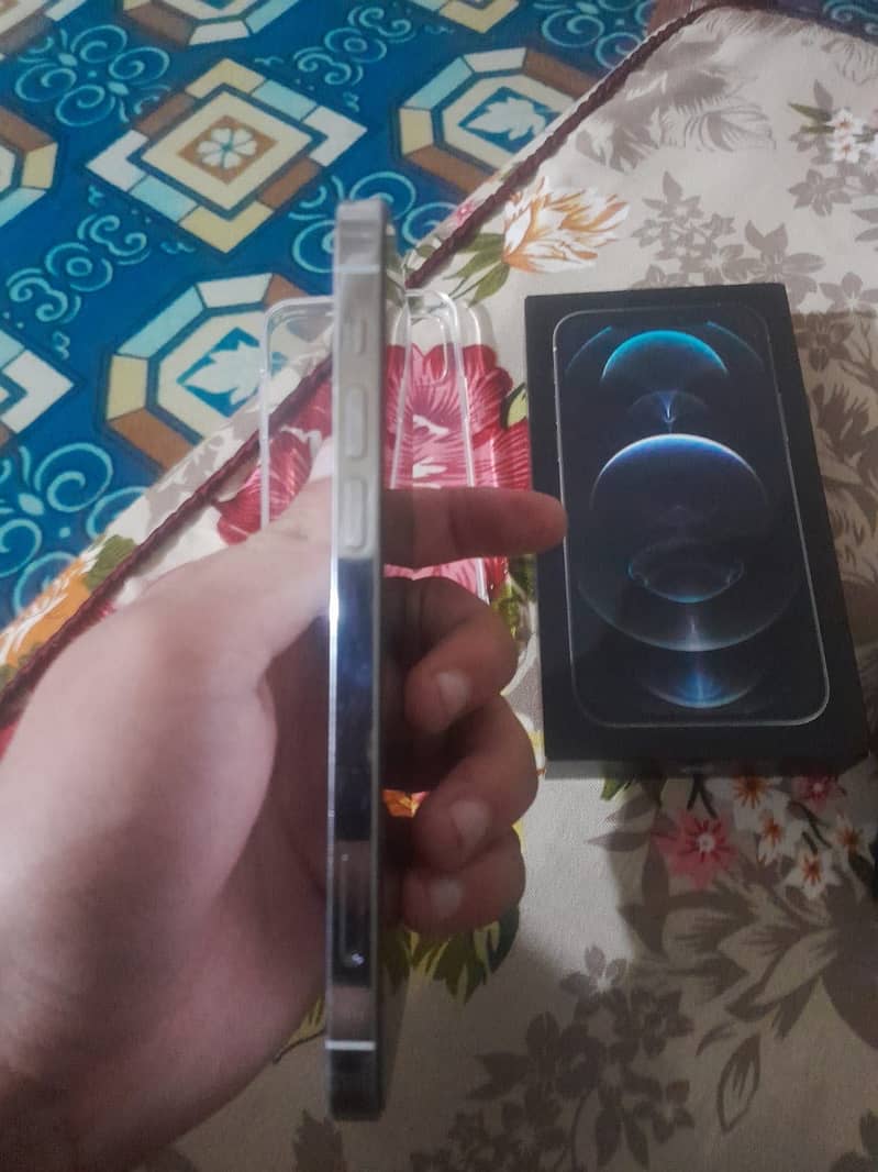 Apple iPhone 12 Pro 4