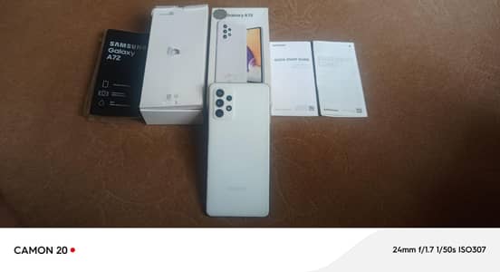 Samsung galaxy A72 with completed box 8/128