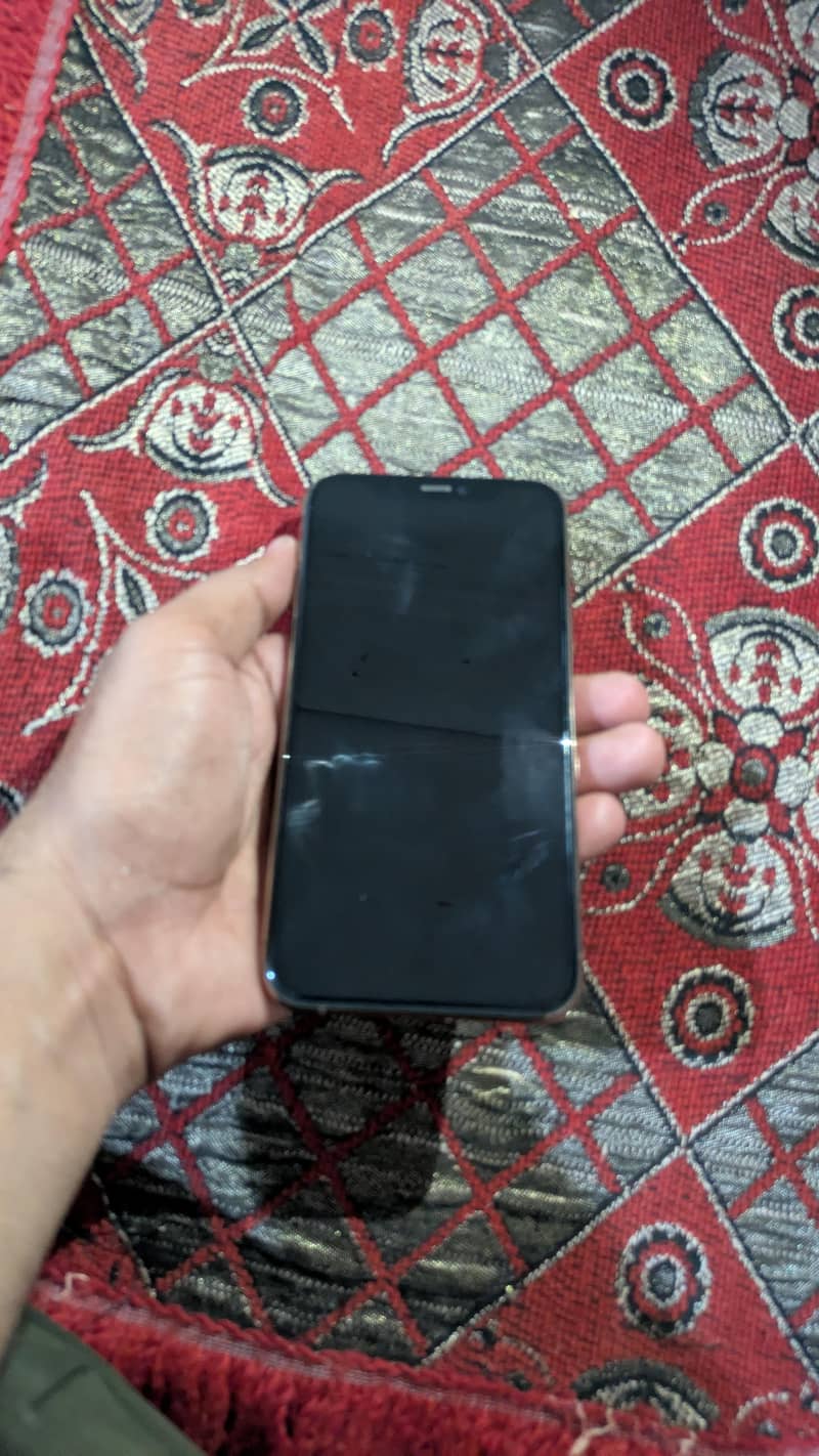 Apple iPhone 11 Pro 1