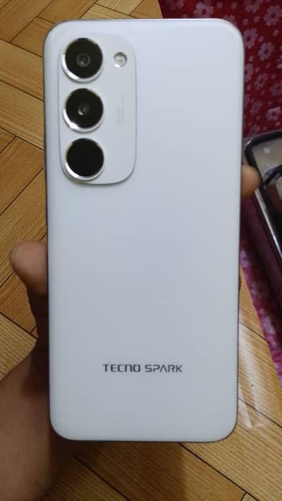 Tecno Spark 40 pro plus 8+8 ram 256 gb room  sale